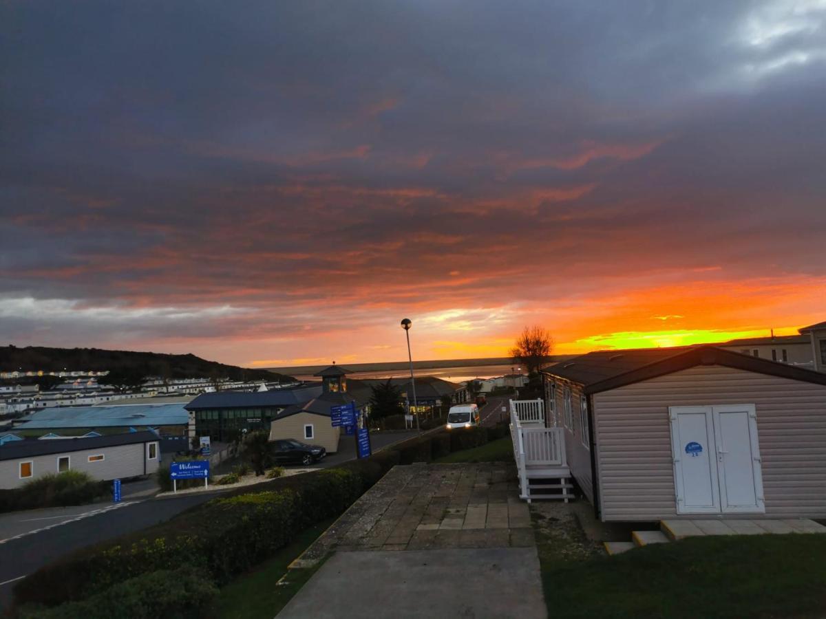 The Fleet Retreat Hotel Wyke Regis Exterior photo
